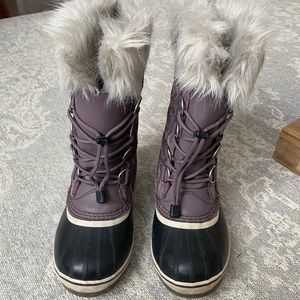 Girls Sorel boots size youth 5